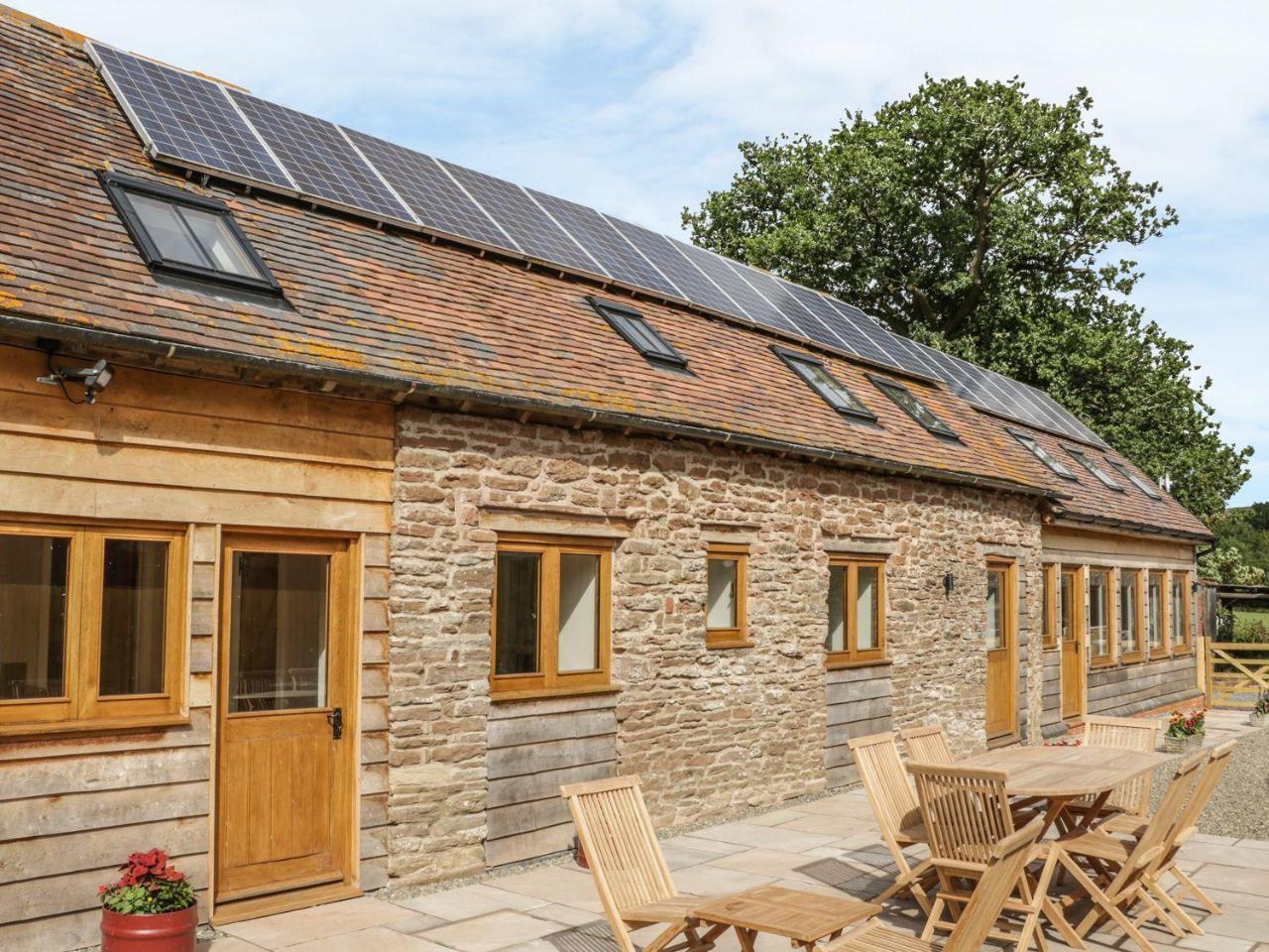 The Cow Byre, Heath Farm Villa Clee Saint Margaret Exterior photo